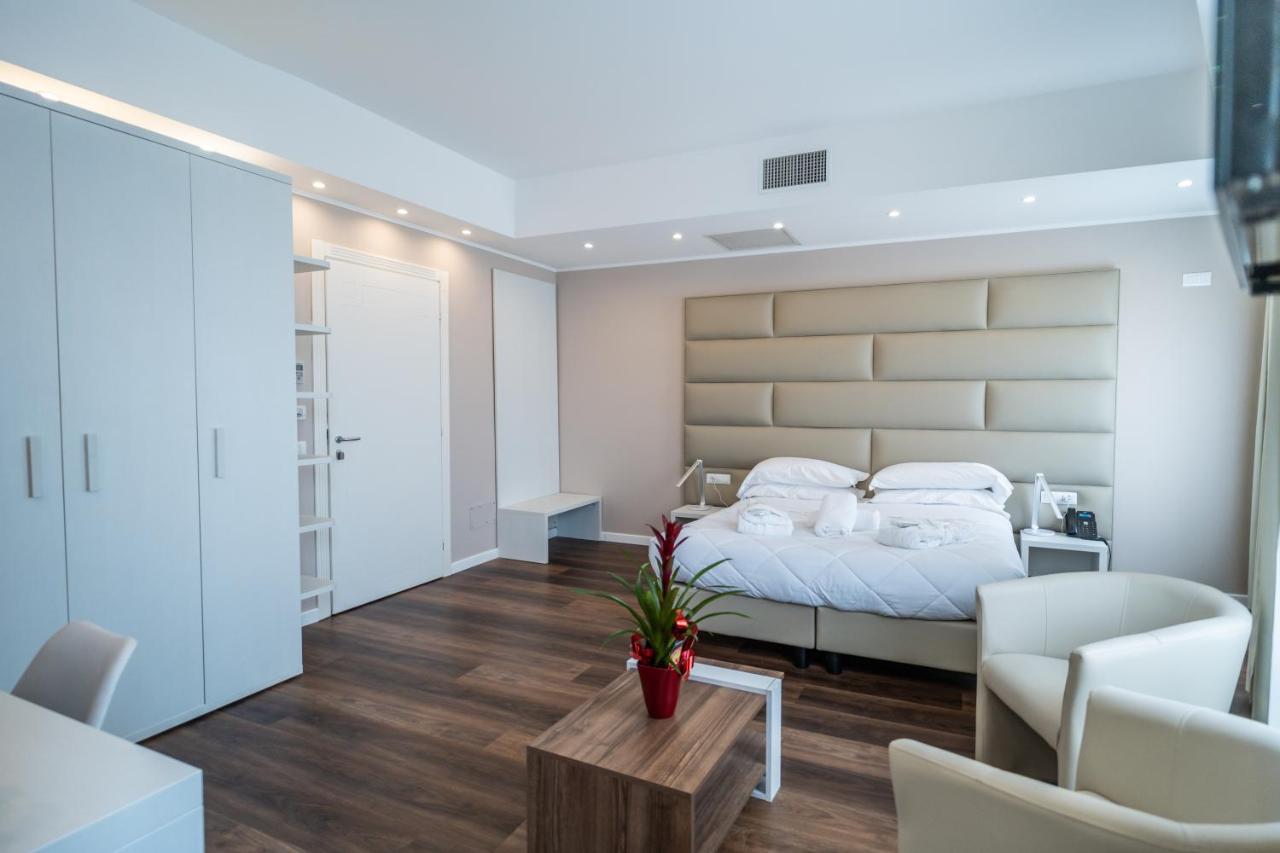 Hotel Globo Suite-Correnti Hotels سانريمو المظهر الخارجي الصورة